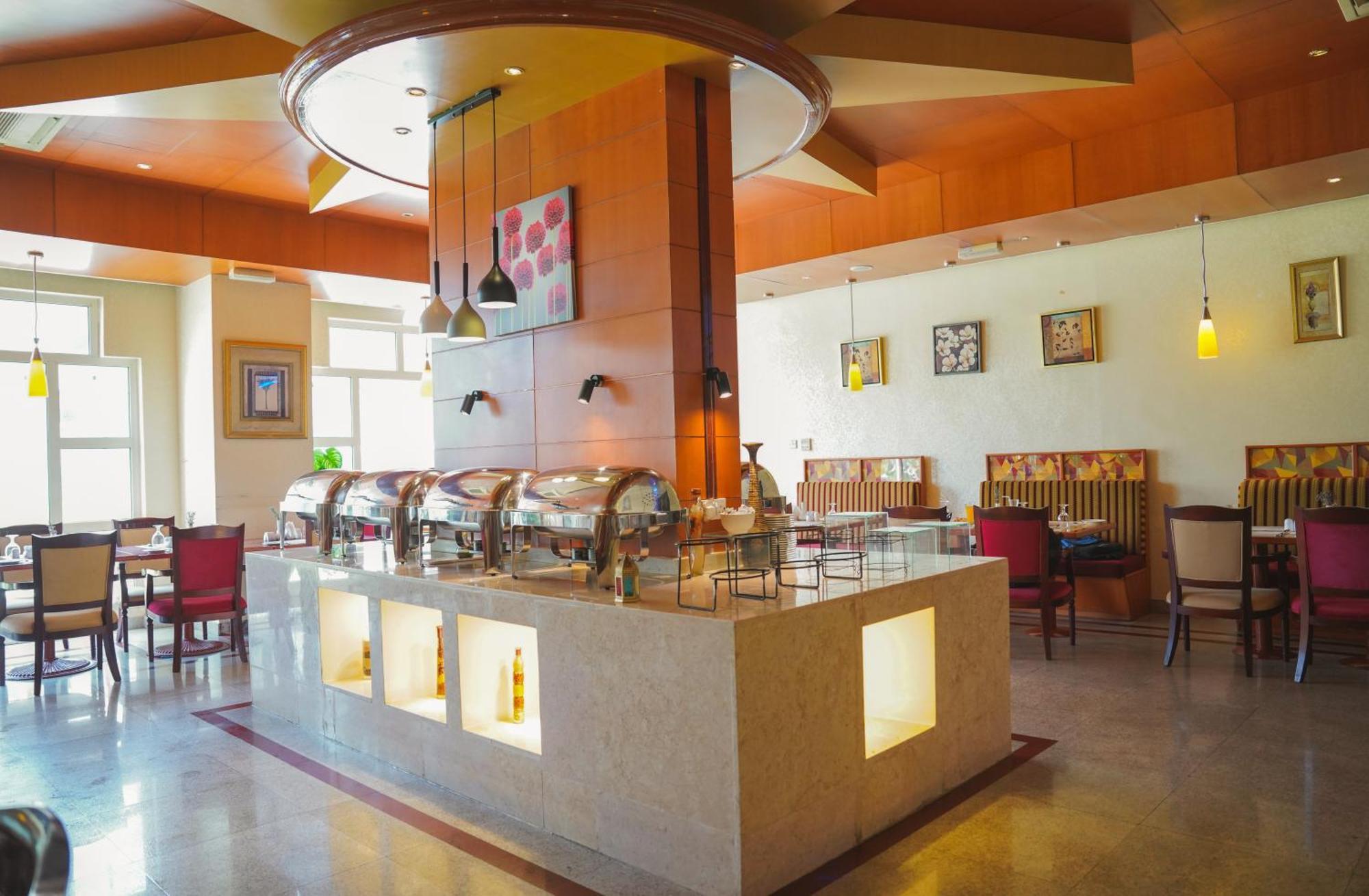 Safeer International Hotel By Brothers International Маскат Екстериор снимка